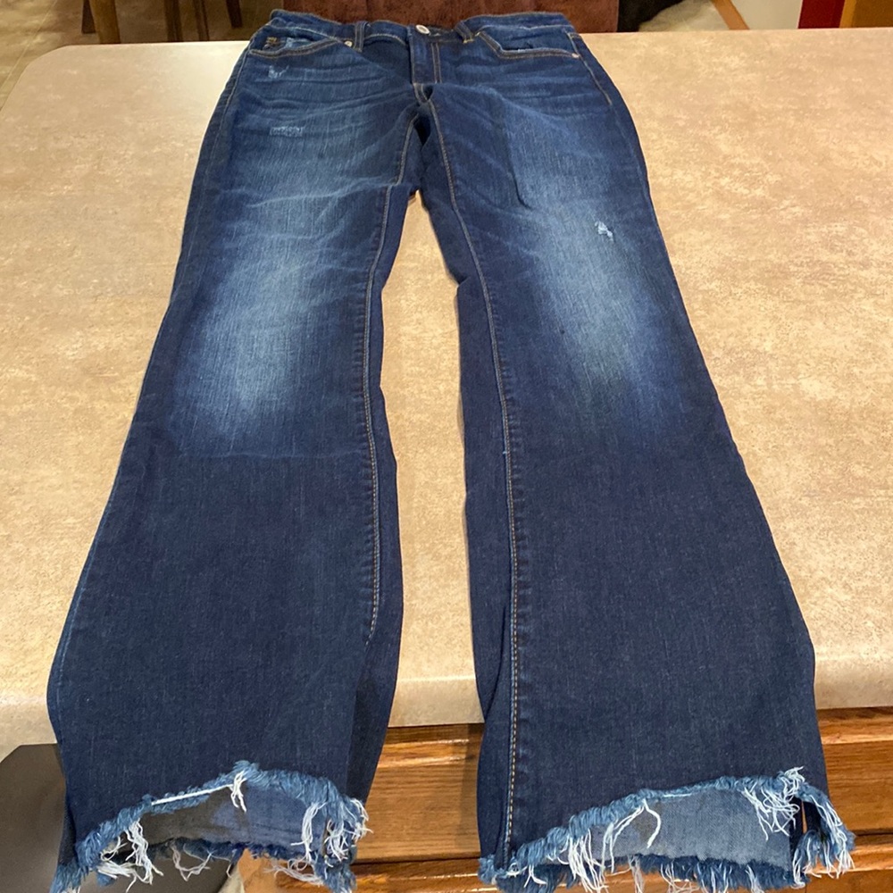 Womens KanCan jeans size 26 inseam measures about 30.5”